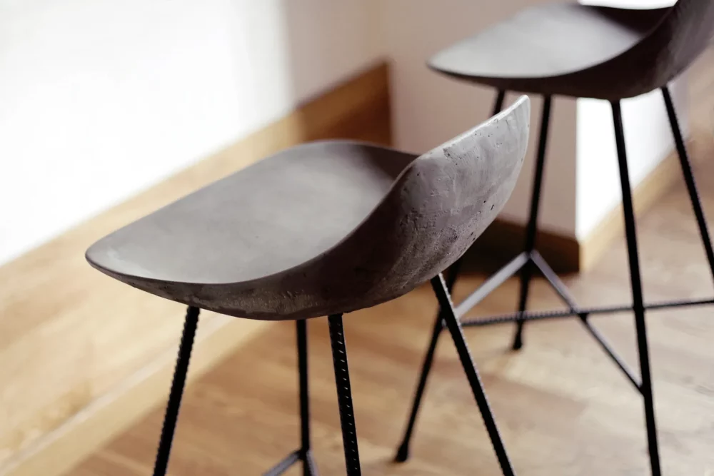 Taburetes hormigón estilo industrial para hostelería