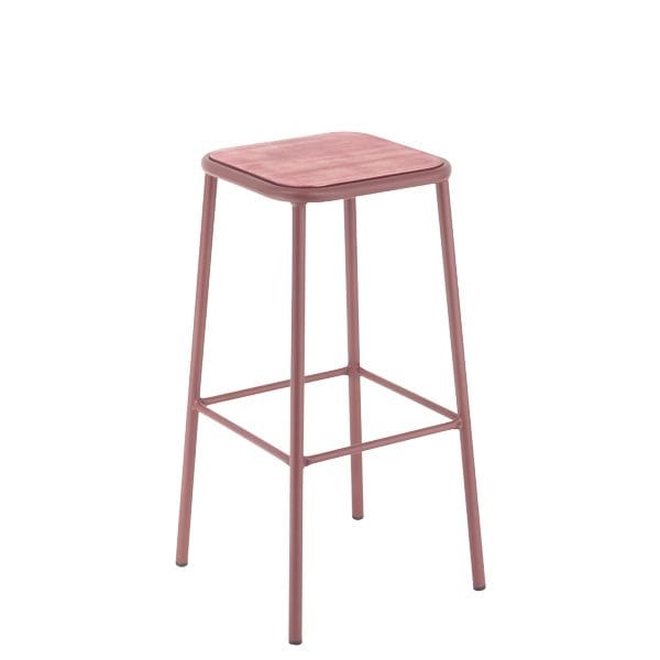 Taburete de metal con asiento de madera para hostelería