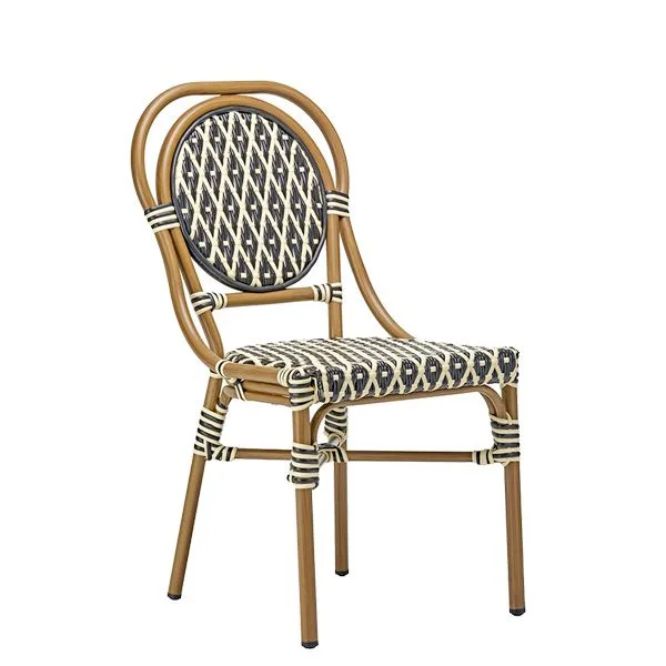 Silla con estructura de aluminio y asiento en rattan para terrazas