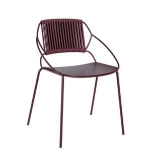 Silla metálica apilable con respaldo en cuerda para hostelería