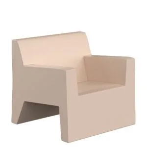 butaca Jut Vondom de polietileno beige para exterior e interior