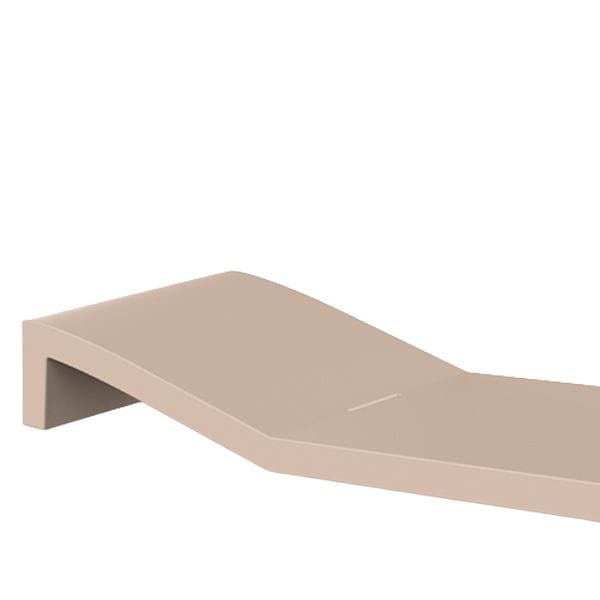 detalle del diseño ergonómico de la tumbona Jut Vondom