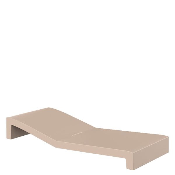 tumbona Jut Vondom diseño moderno en polietileno reciclable