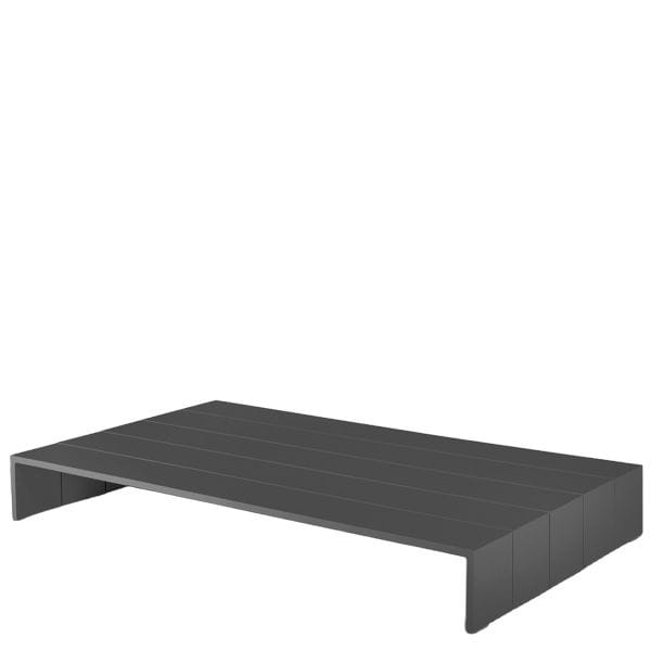 Mesa baja exterior de diseño sobrio y ligero