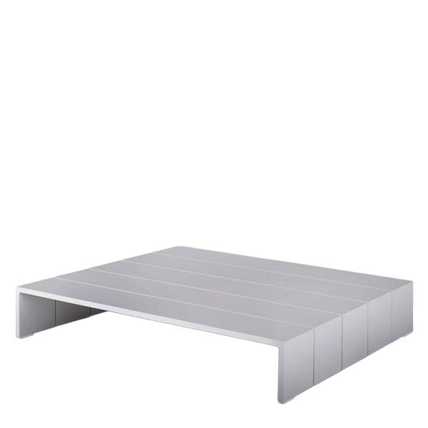 Mesa baja exterior minimalista con estructura de aluminio