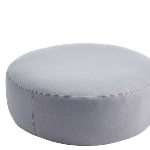 Banco MOLI BC 2 fabricado en espuma de poliuretano y aseinto acolchado y tapizado para mayor comodidad. Están diseñados para dar un toque divertido y relajado al ambiente y para dar protagonismo al espacio. Su versatilidad los hace apto para utilizarse co
