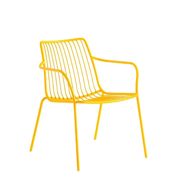 Silla con brazos Nolita de Pedrali estructura de varas apilable para exterior