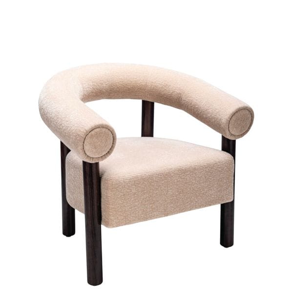 Sillón tapizado con estructura de madera de haya natural