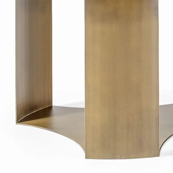 Mesa de diseño para hostelería con estructura en acero