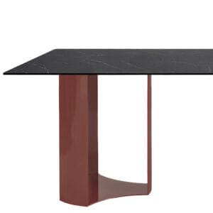 Mesa grande de diseño para hostelería con estructura en acero