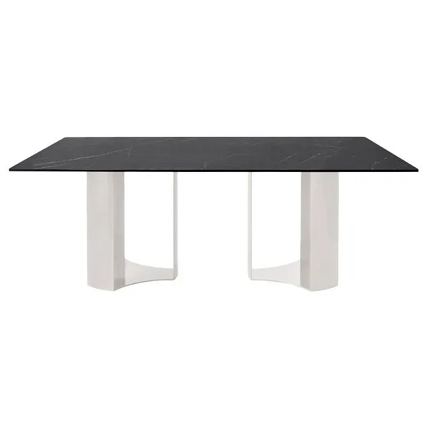 Mesa grande de diseño para hostelería con estructura en acero