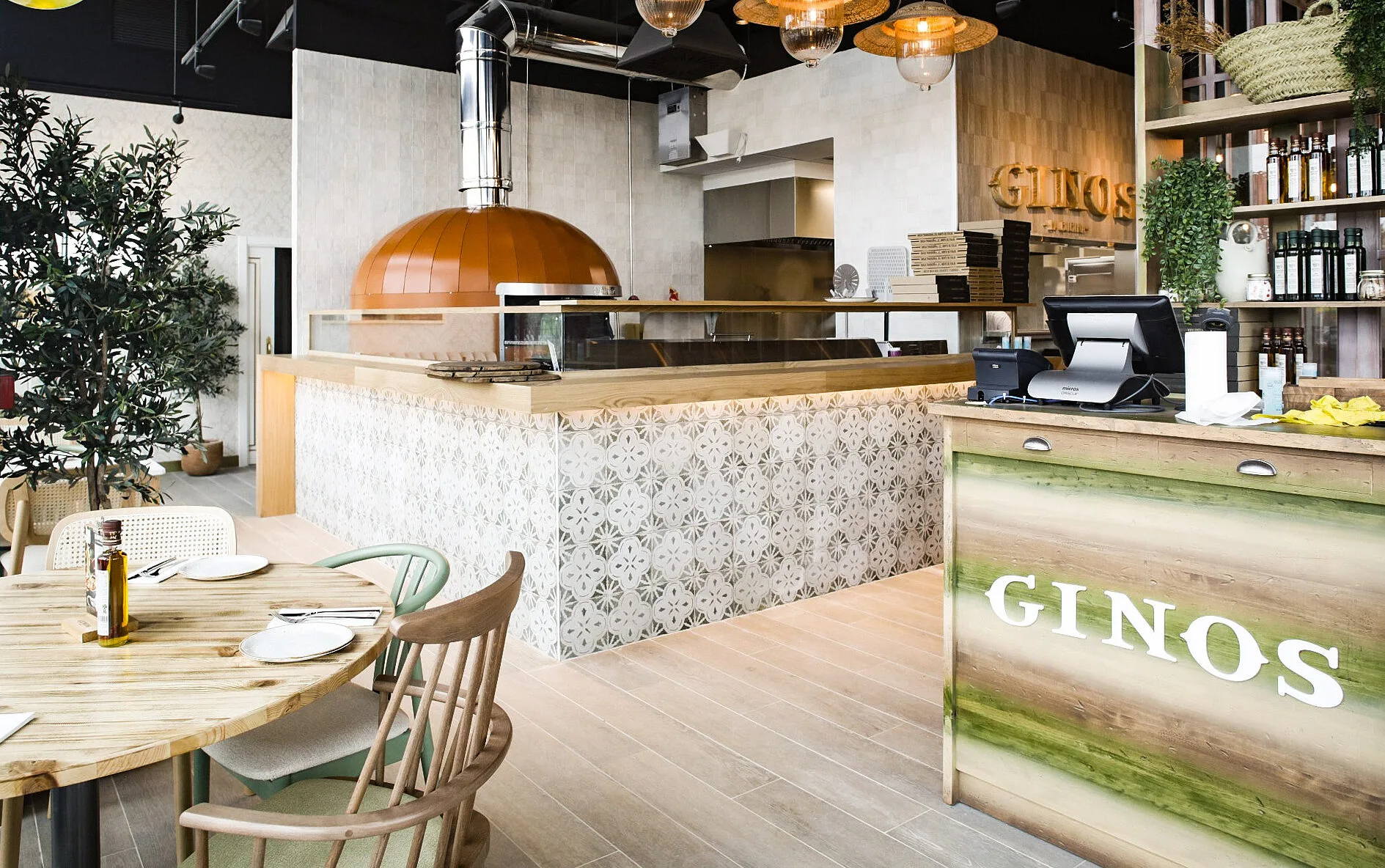Proyecto cadena restaurantes Ginos Ingenia Contract