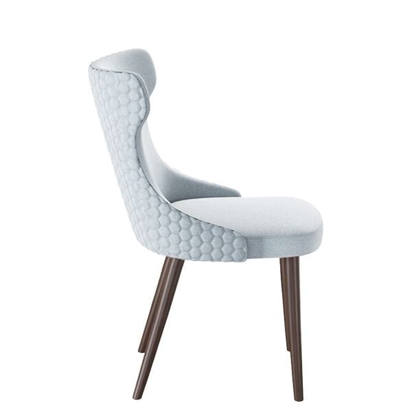 Silla tapizada con estructura de madera – Diseño clásico