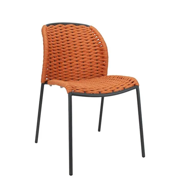 Silla apilable para exterior hostelería con asiento trenzado