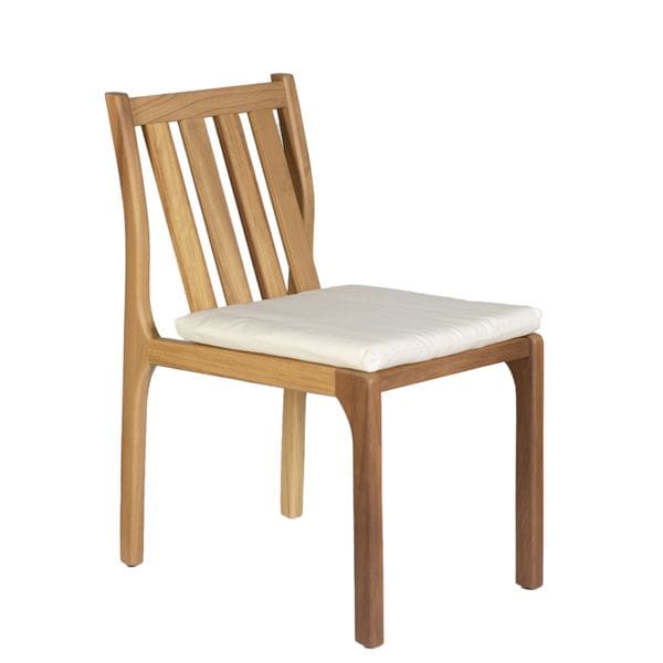 Silla en madera maciza de Iroko para terrazas de hostelería
