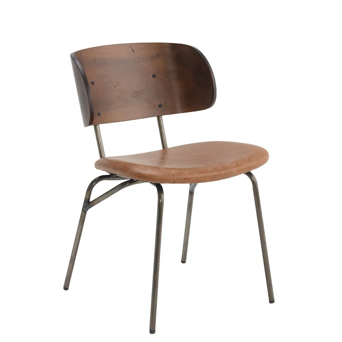 Silla tapizada Julieta con respaldo en madera envolvente para hosteleria Magari Design