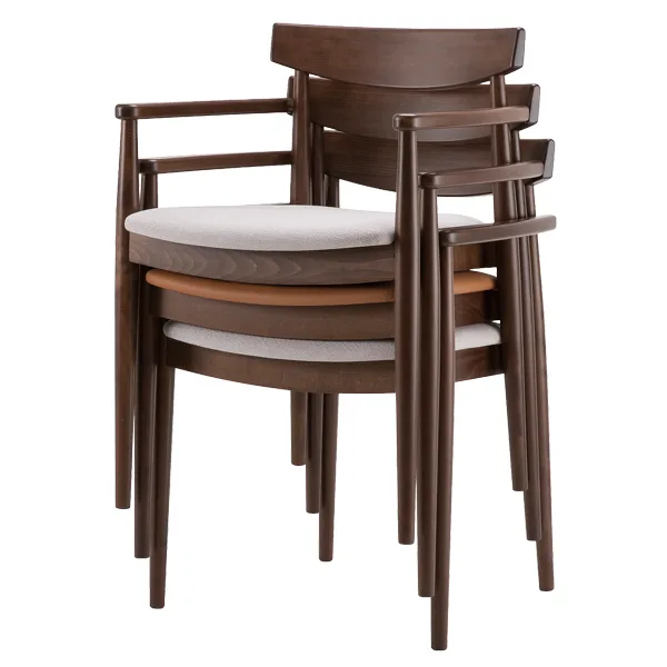 Sillón apilable con asiento tapizado en estructura de haya