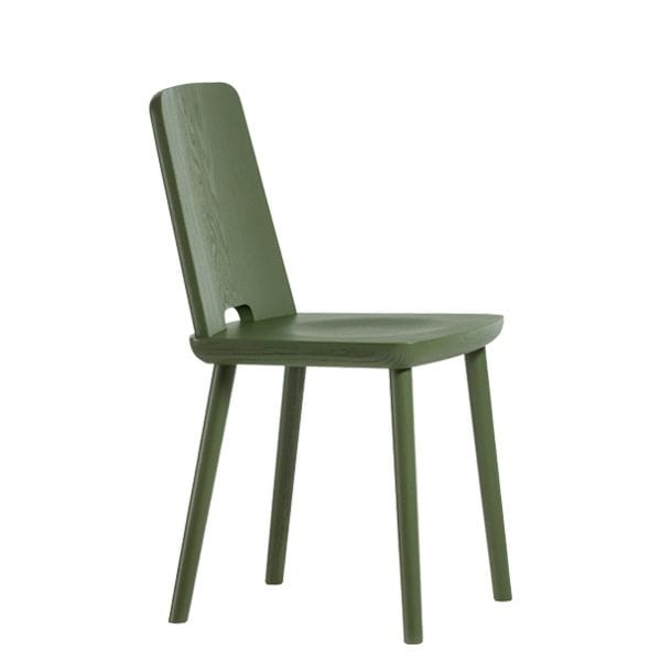 Silla de madera de diseño moderno y líneas geométricas