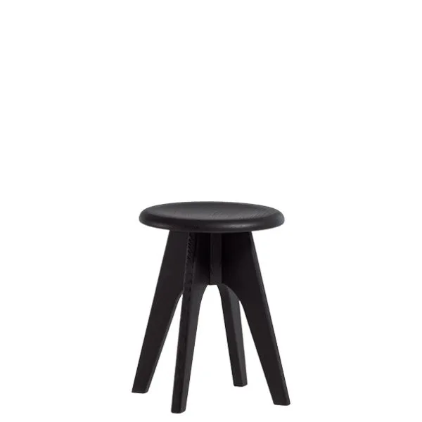 taburete bajo de madera minimalista
