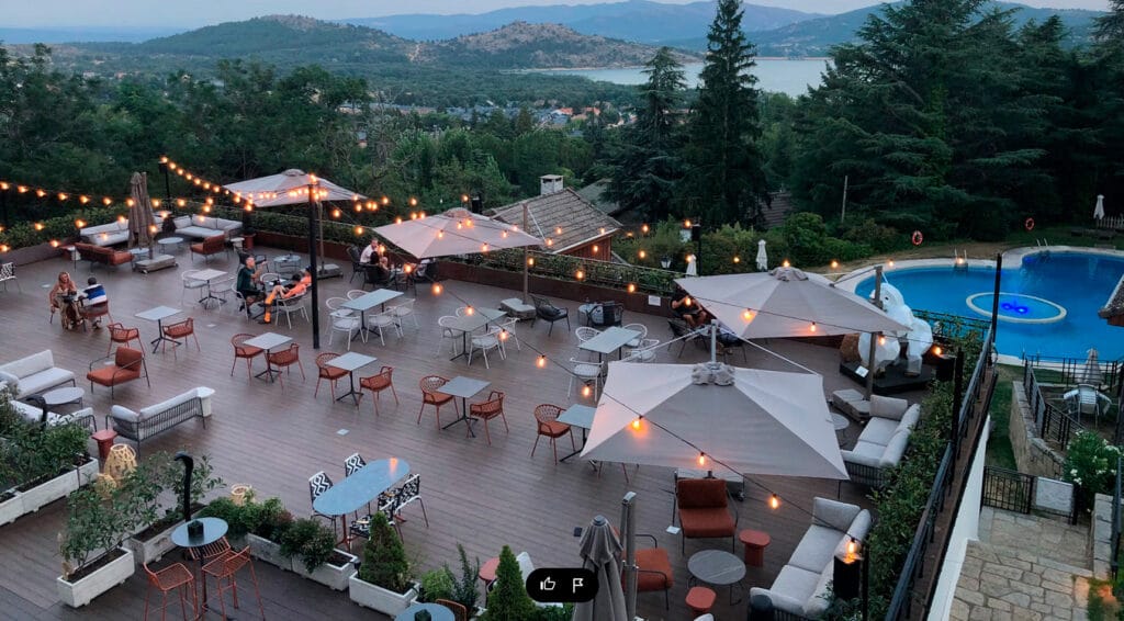 Terraza-hotel-Arcipestre-de-Hita