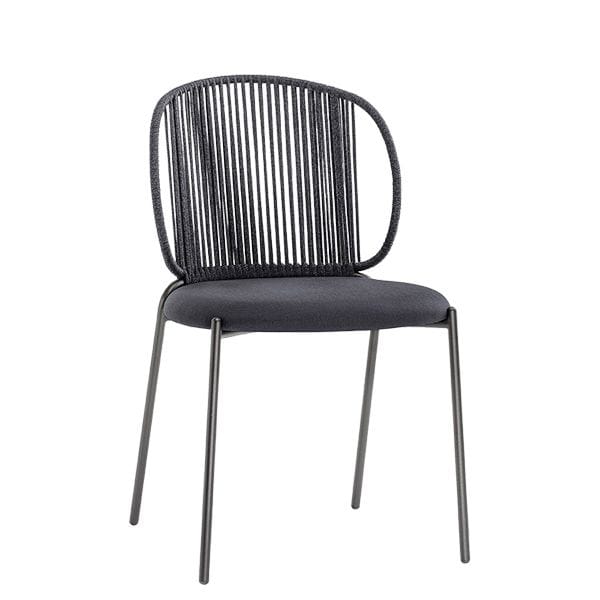 Silla de exterior para hostelería con cuerda náutica y tapizado