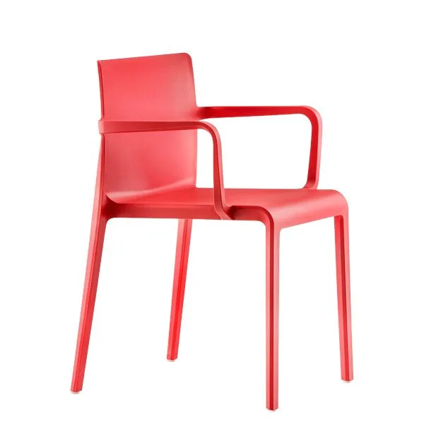 Volt 675 Pedrali para hostelería. Sillón apilable en polipropileno color a elegir, para restaurantes y terrazas de hostelería.