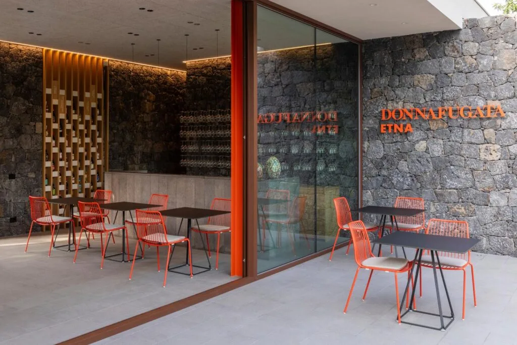 Ventajas de comprar Bases y Pies de Mesa para hostelería en Ingenia Contract