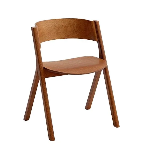 Silla nórdica de diseño original para hostelería. Un estética decidida y sinuosa para que otorga personalidad en cualquier espacio de restauración.