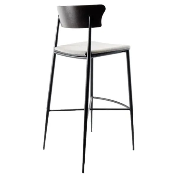 Taburete de madera con respaldo envolvente - Diseño Moderno