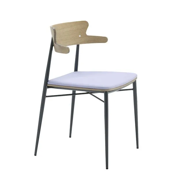 Sillón de madera con respaldo envolvente - Diseño Moderno