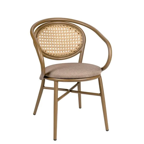 Silla tapizada estilo vintage con respaldo en cane para hostelería