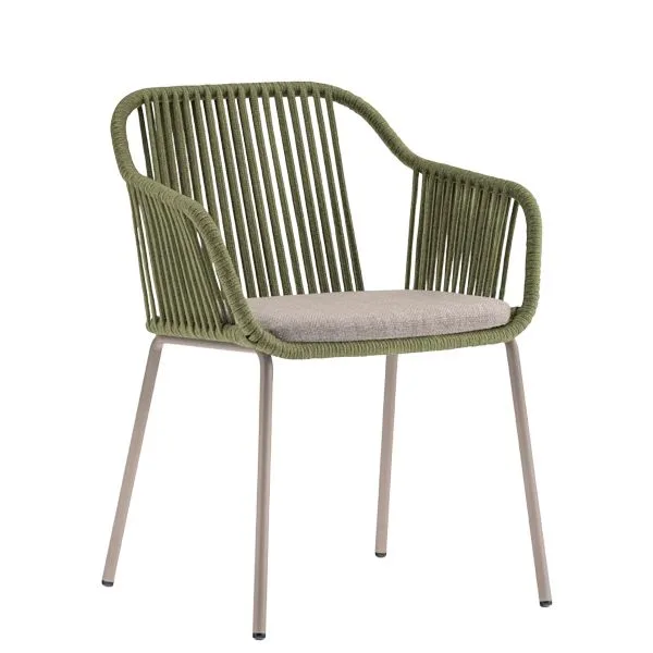 Sillón exterior de acero con cuerda trenzada y cojín