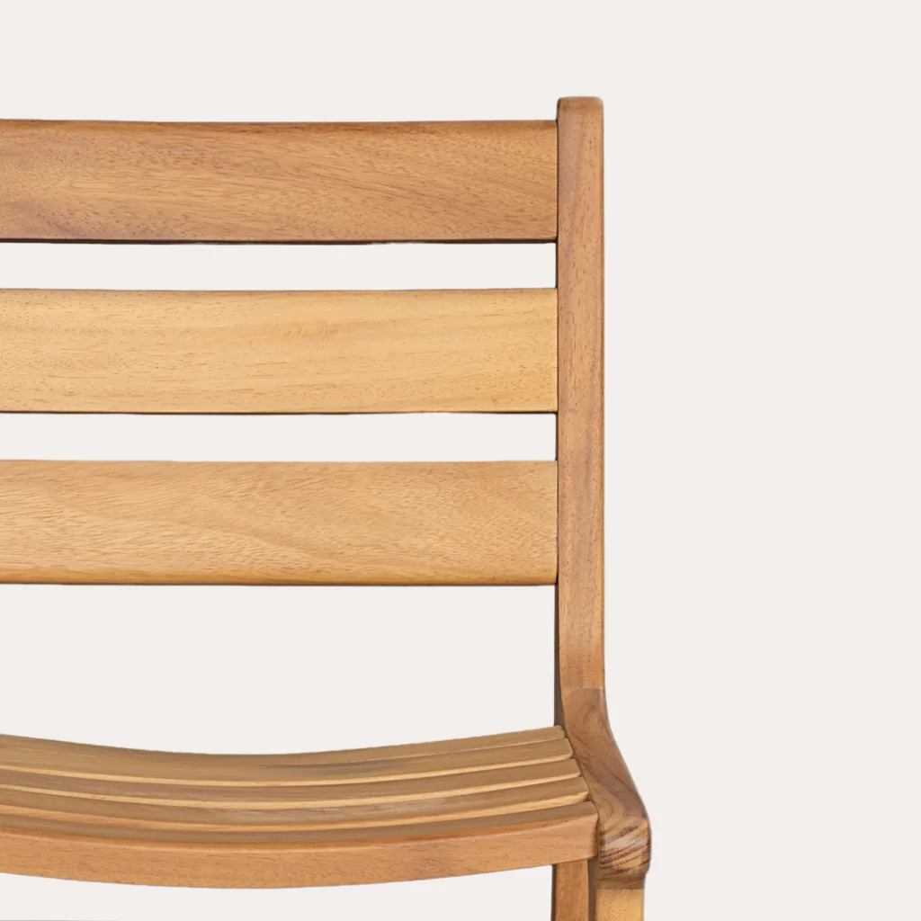 Madera en sillas y sillones estilo mediterraneo