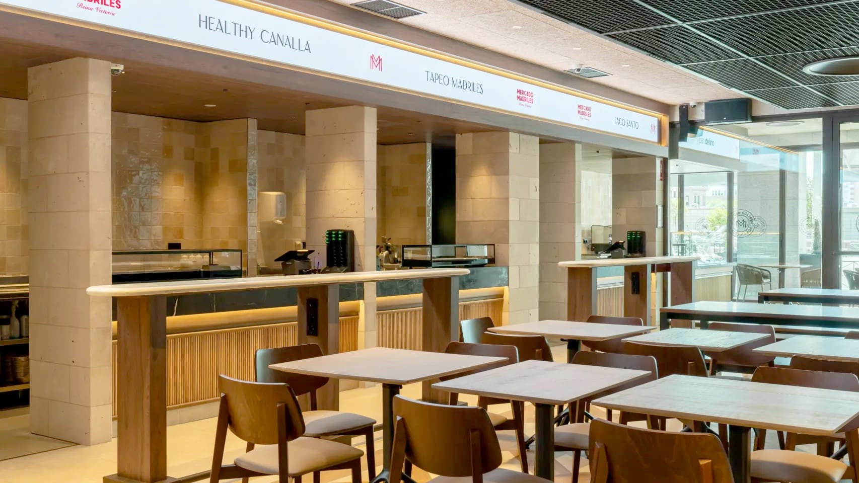 proyecto mercado madriles mobiliario por Ingenia Contract en Madrid