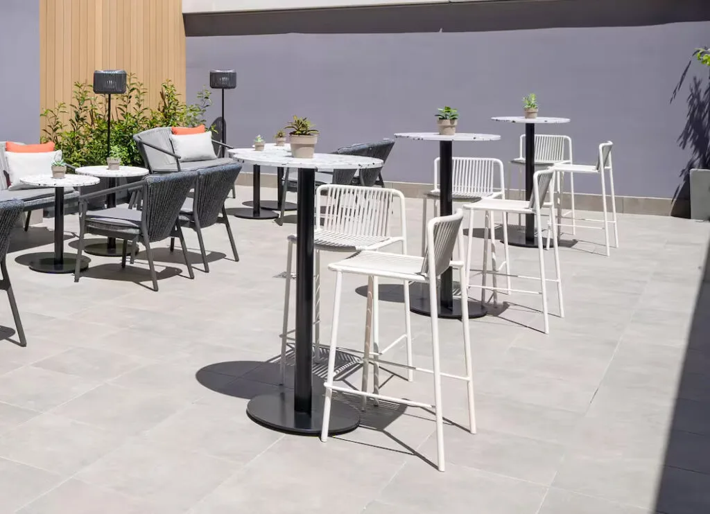 Mesas altas terraza hostelería