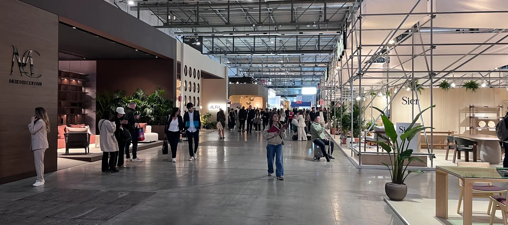 Pasillo Salone del Mobile Milano