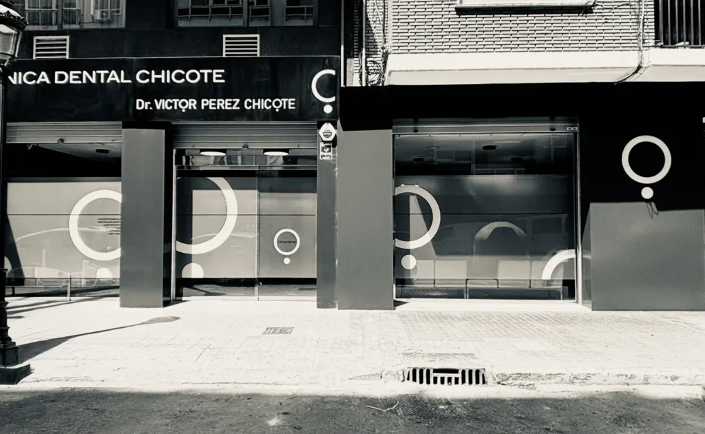 Proyecto mobiliario clinica dental valencia
