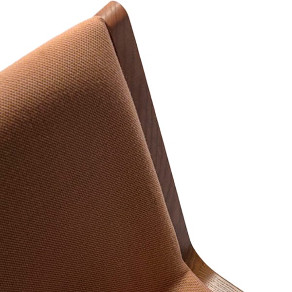 Detalle del asiento tapizado de la Silla Bridge
