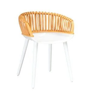 Silla Cyborg Club Magis con estructura de policarbonato y respaldo de mimbre natural