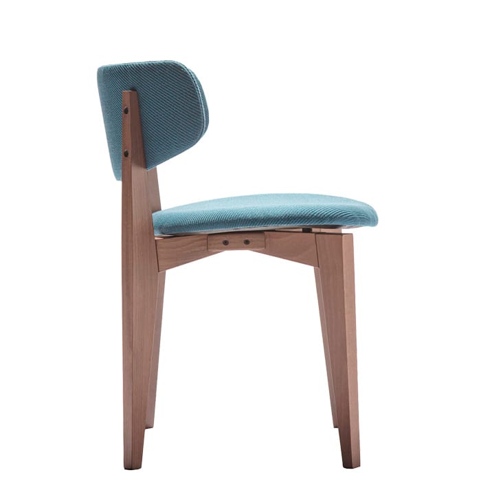 Silla de fresno tapizada envolvente para hosteleria senia si lateral