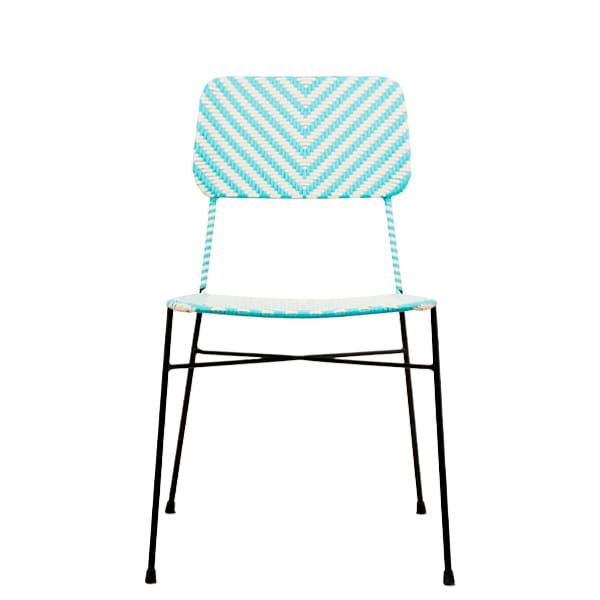 Silla de ratán Arkana con estructura metálica