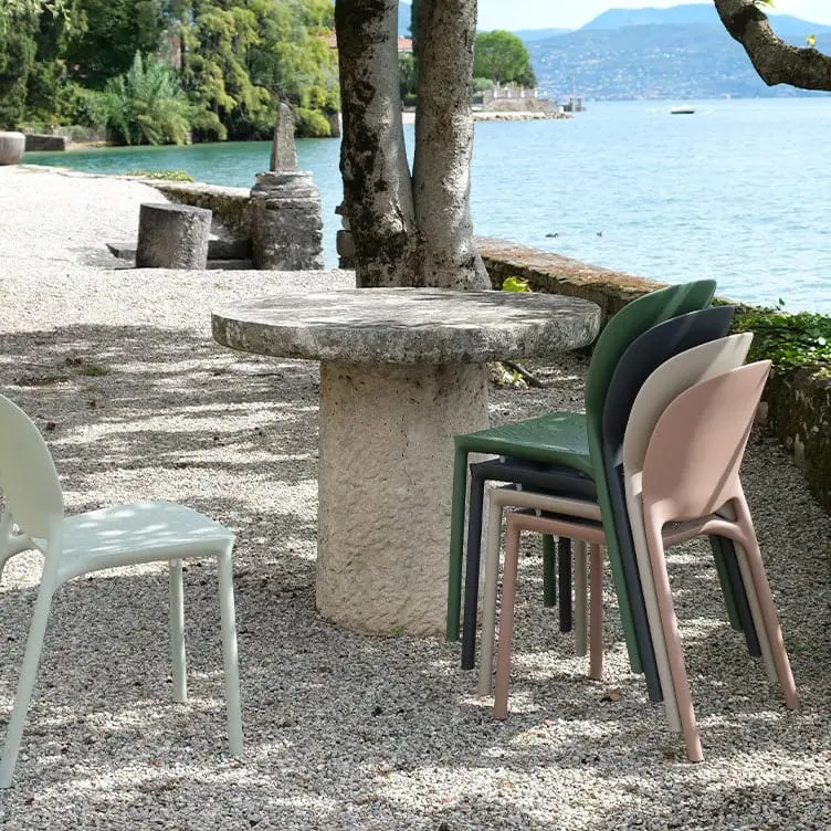 silla plastico apilable terraza hug