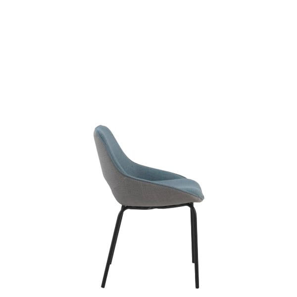 Silla tapizada Biko con estructura de metal