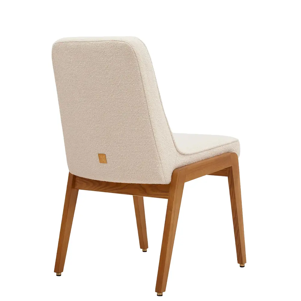 silla tapizada patas madera fresno para restaurantes ingenia contract beis reverso