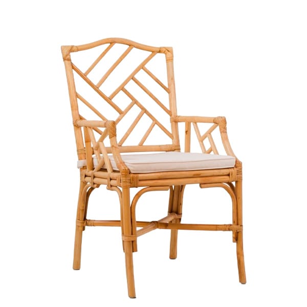 Sillón de madera Romo en caña natural con cojín