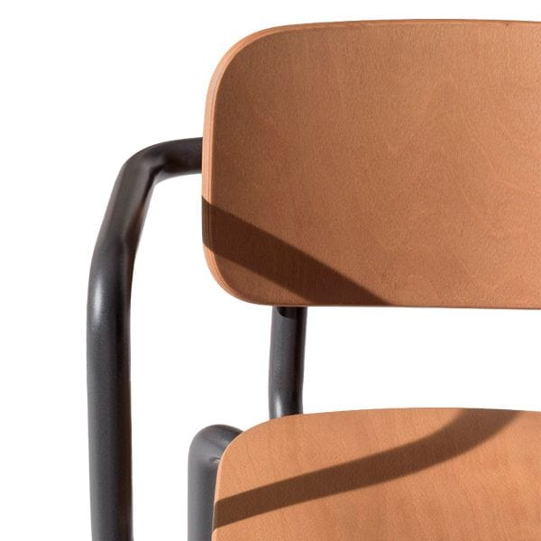 Sillón apilable de madera estructura metálica para cafeterías