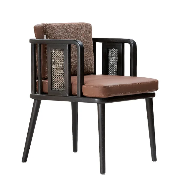 Sillón tapizado Luvica en madera de haya con rejilla natural
