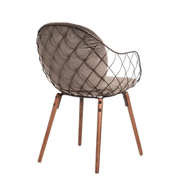 Sillón Piña Magis con estructura metálica entrelazada y cojines desenfundables