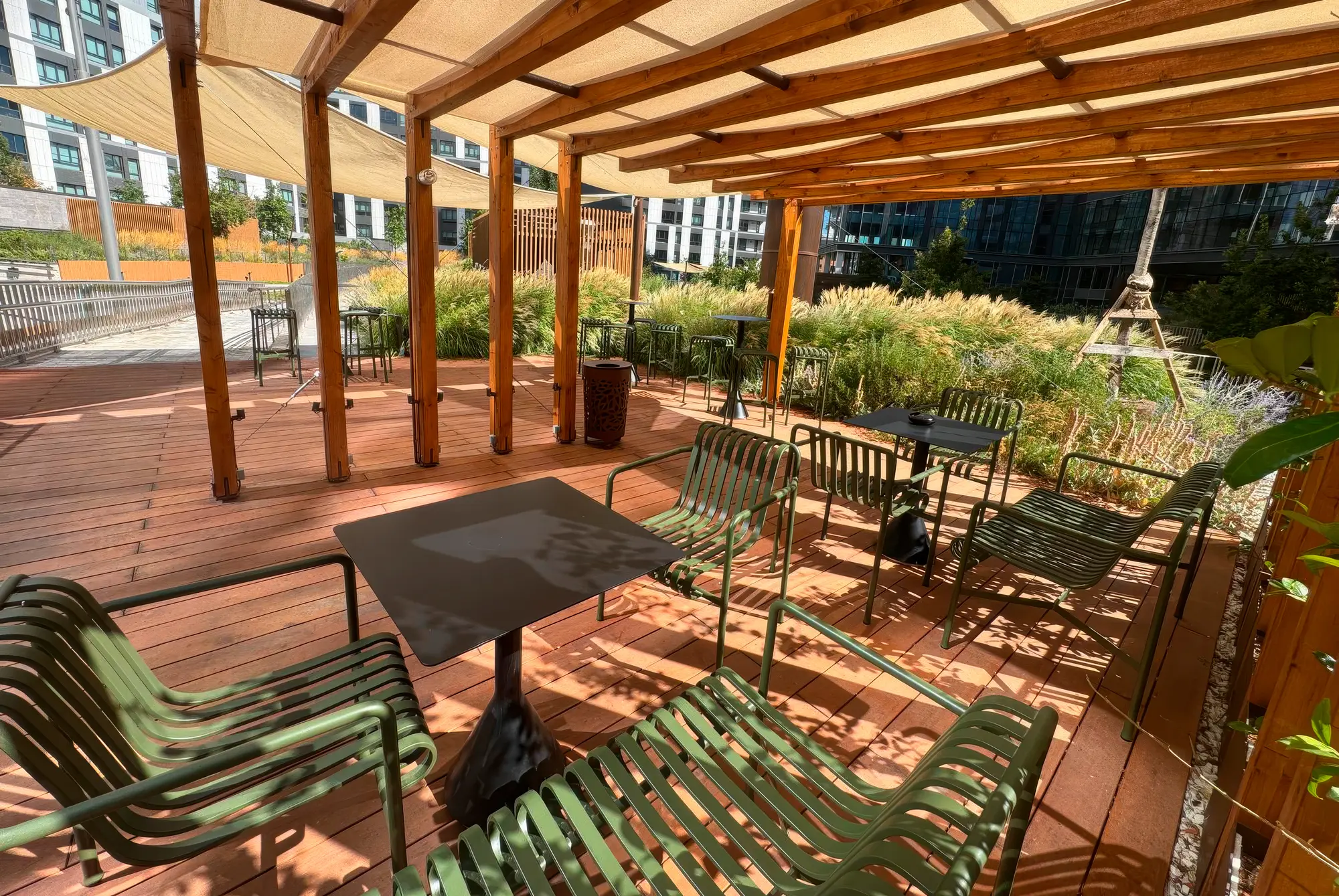 terraza cenadores madnum sillas sillones bancos mesas metalicas palissade